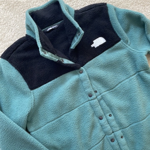 North Face Button Up Fleece Jacket - Picture 3 of 5